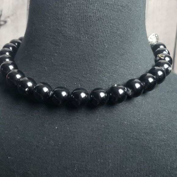 Vintage Handmade Beaded Necklace - Picture 4 of 9